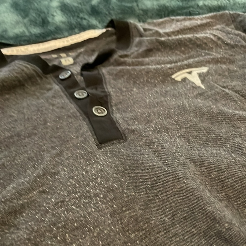 Tesla tee